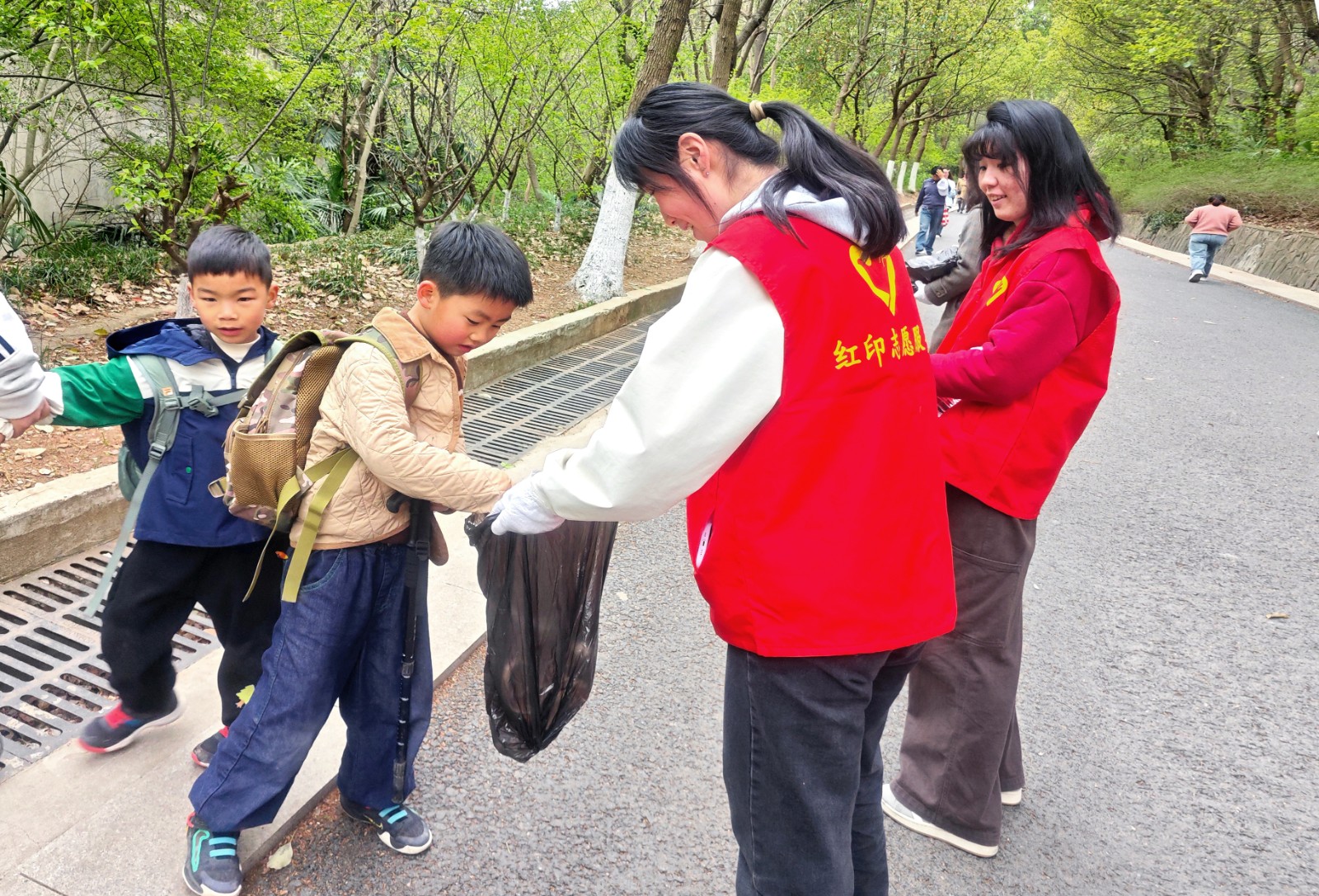 0401團委志愿活動 (2).jpg